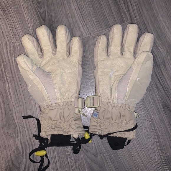 burton snow gloves